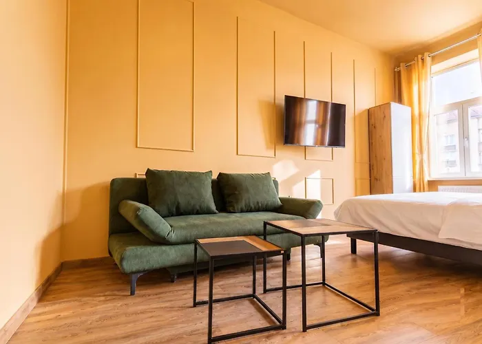 Comfortable 4 Private In Shared Near Westbahnhof Apartment