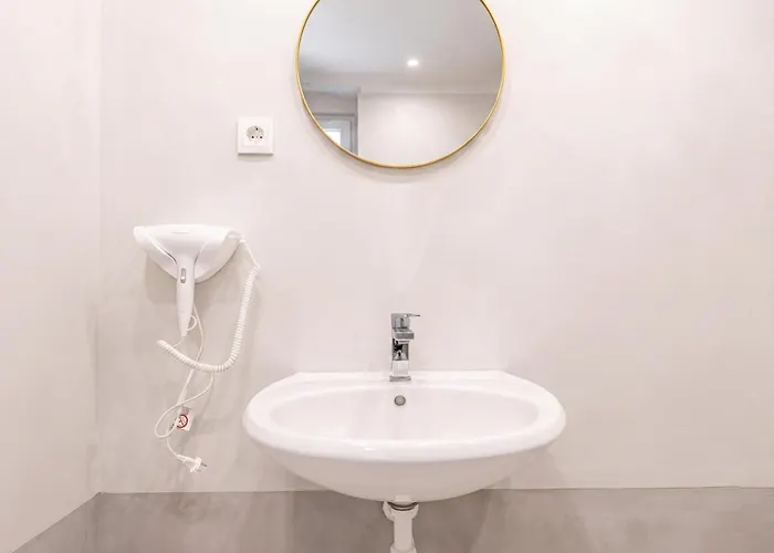 Apartment Comfortable 4 Private In Shared Near Westbahnhof Vienna