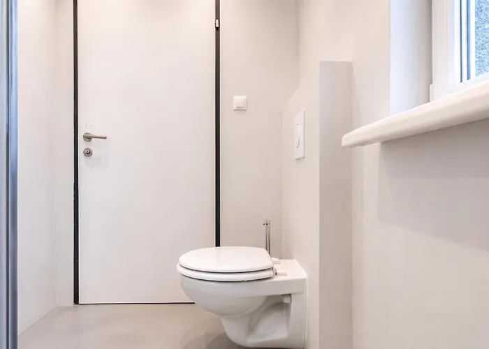 Comfortable 4 Private In Shared Near Westbahnhof Apartment