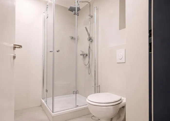 Comfortable 4 Private In Shared Near Westbahnhof Apartment *